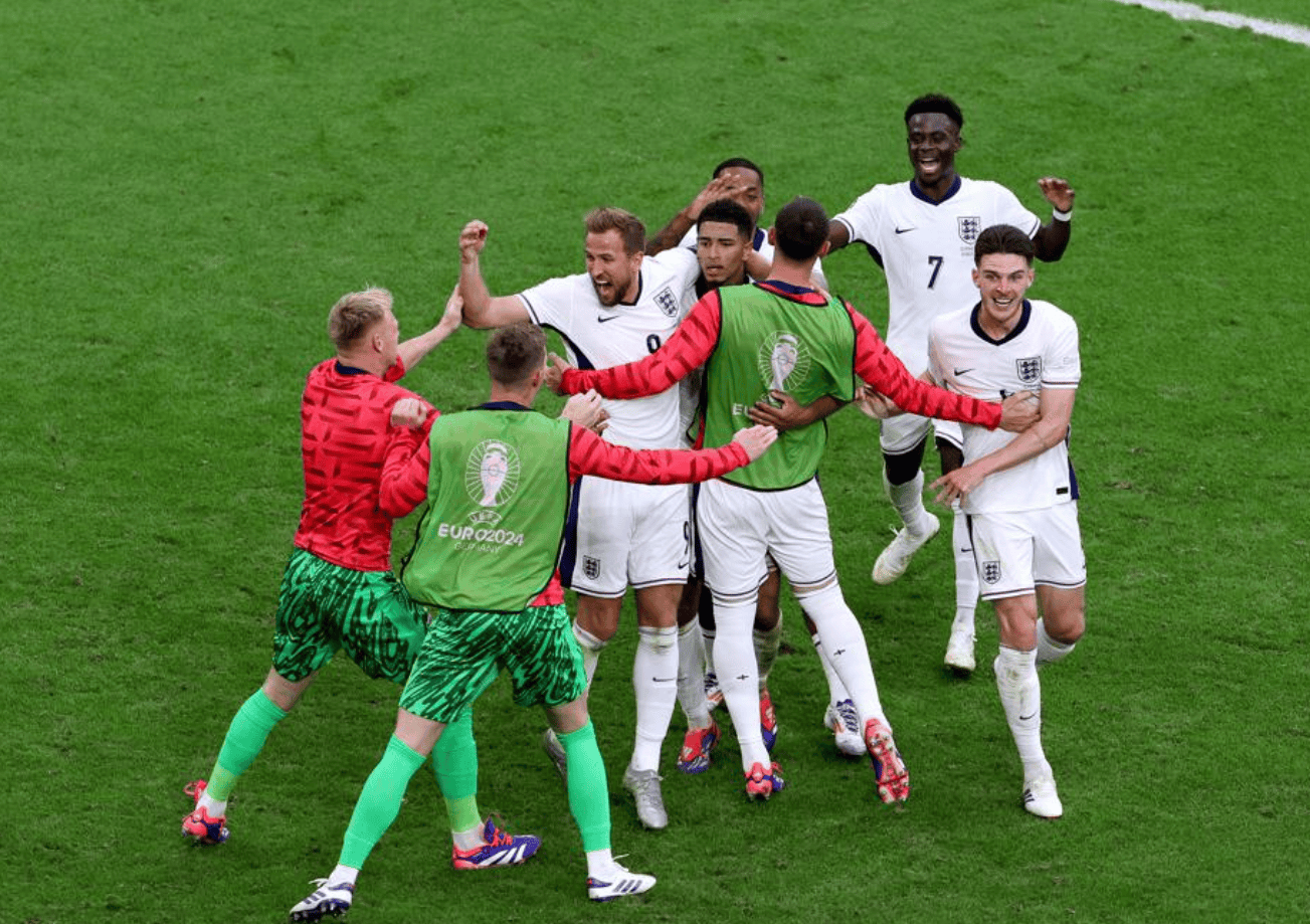 阿扎伦卡关键节点绝杀，西班牙队带队取胜！的简单介绍